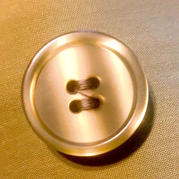 Timeless, size 16 London Fog belt less trench coat. Vintage, mint condition. - Picture 3 of 6